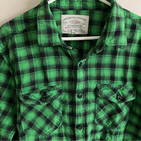 American Eagle Green and Black Plaid Button Up Shirt in XL - Picture 2 of 6